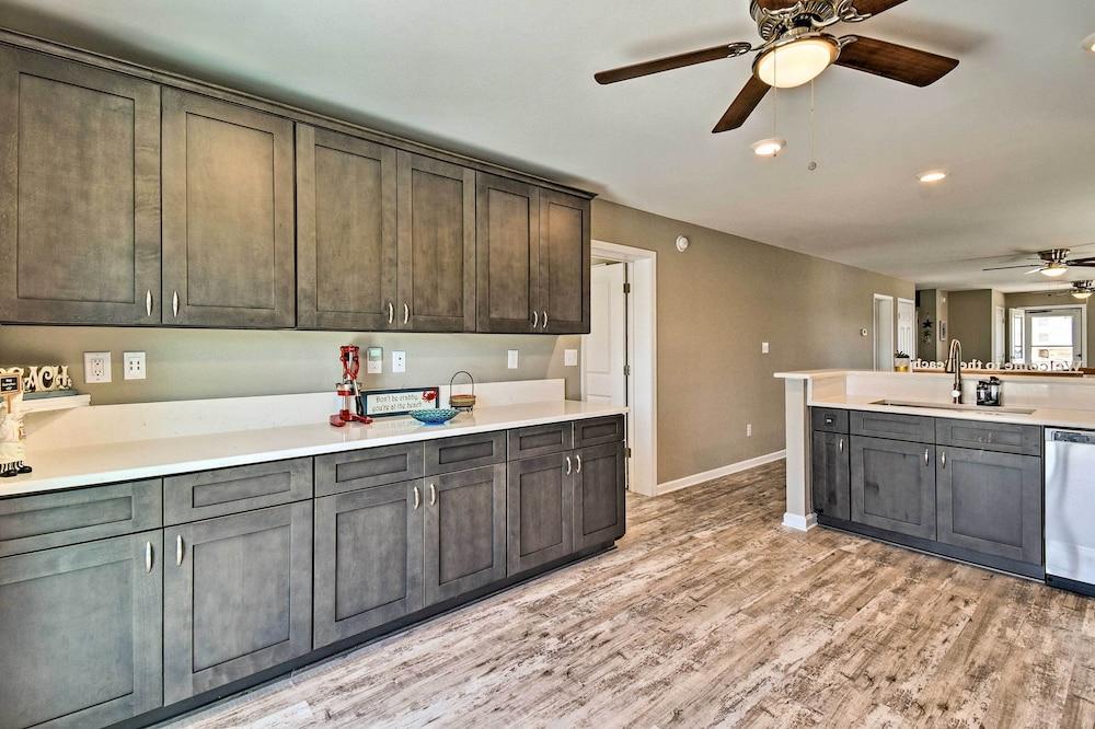 Beach House w/ Pool, Walk to Beaches + Bites!