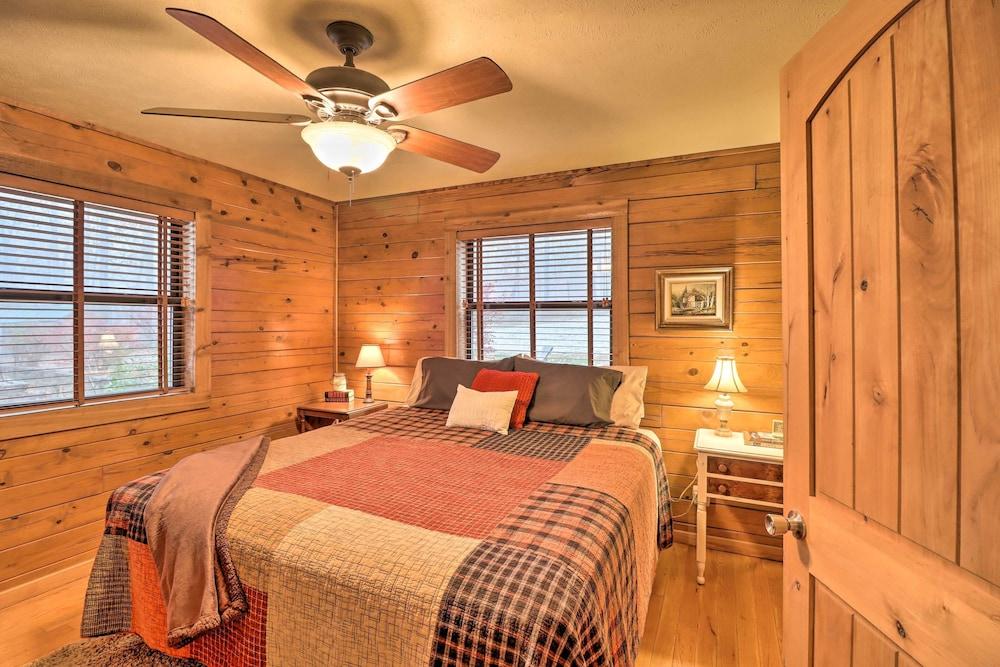 Charming Cabin w/ Hot Tub, Fire Pit & Views!