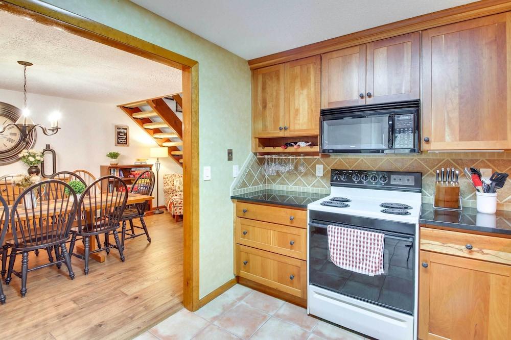 North Conway Condo < 3 Mi to Slopes & Echo Lake