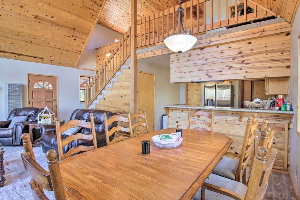 Idyllic Frazier Park Cabin: Views, Pool Table