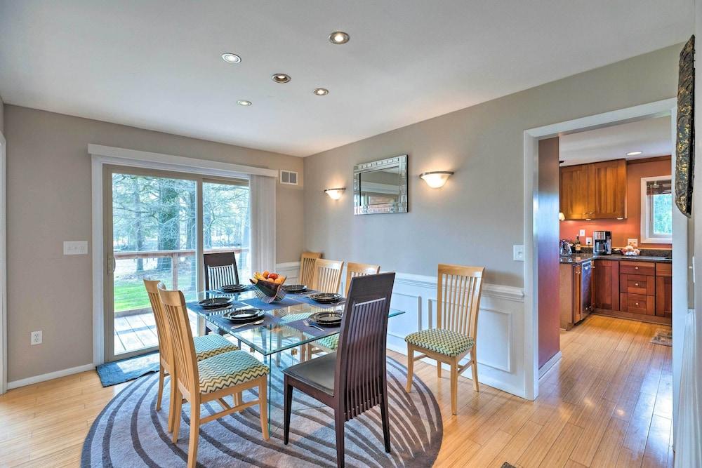 'river's Edge Retreat With Kayaks & River Access!