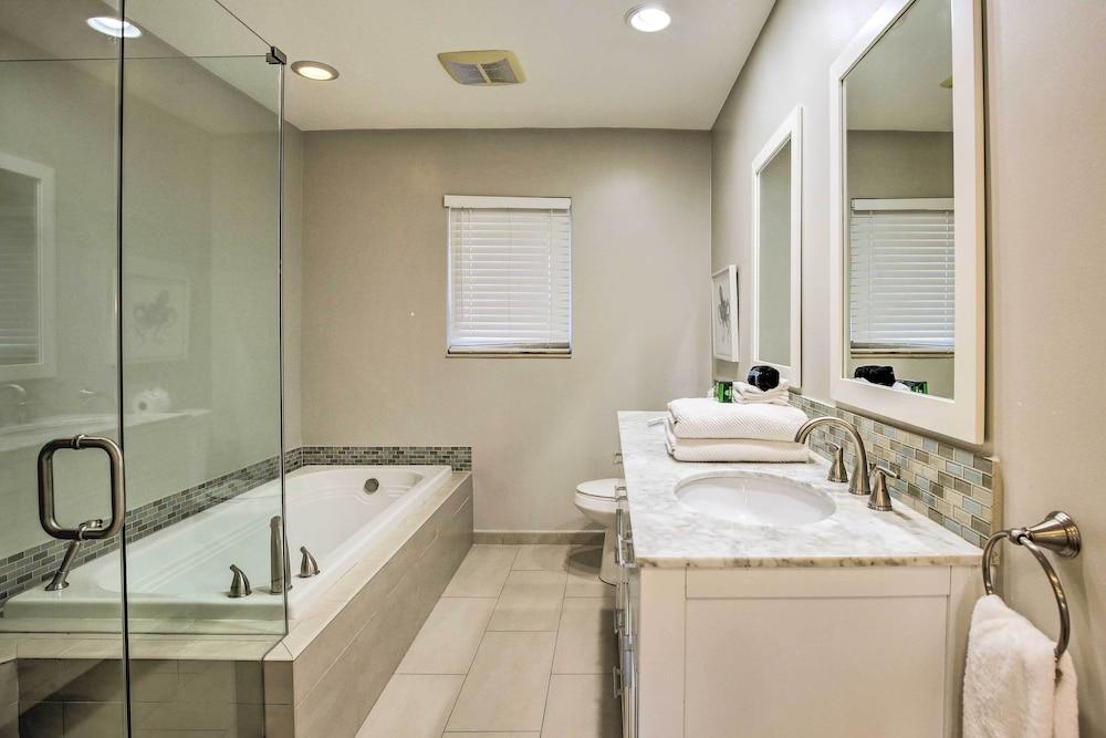 1 Mi to Pompano Beach: Vacation Rental w/ Pool!