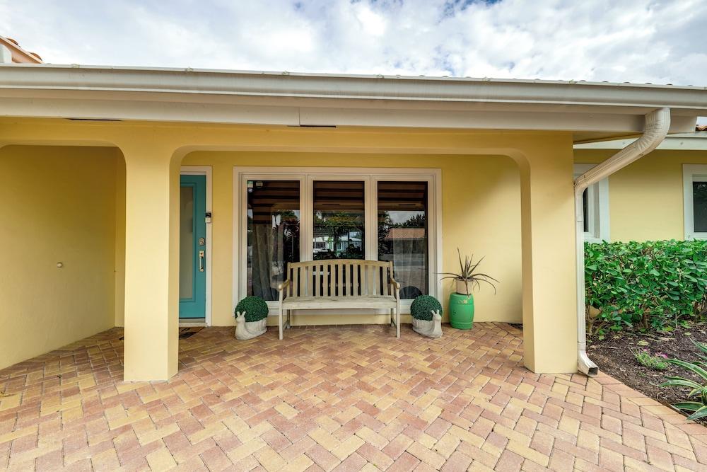 1 Mi to Pompano Beach: Vacation Rental w/ Pool!