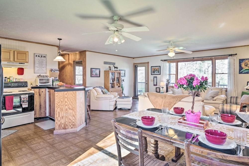 7 Mi to Downtown Morganton: Cabin w/ Fire Pit!