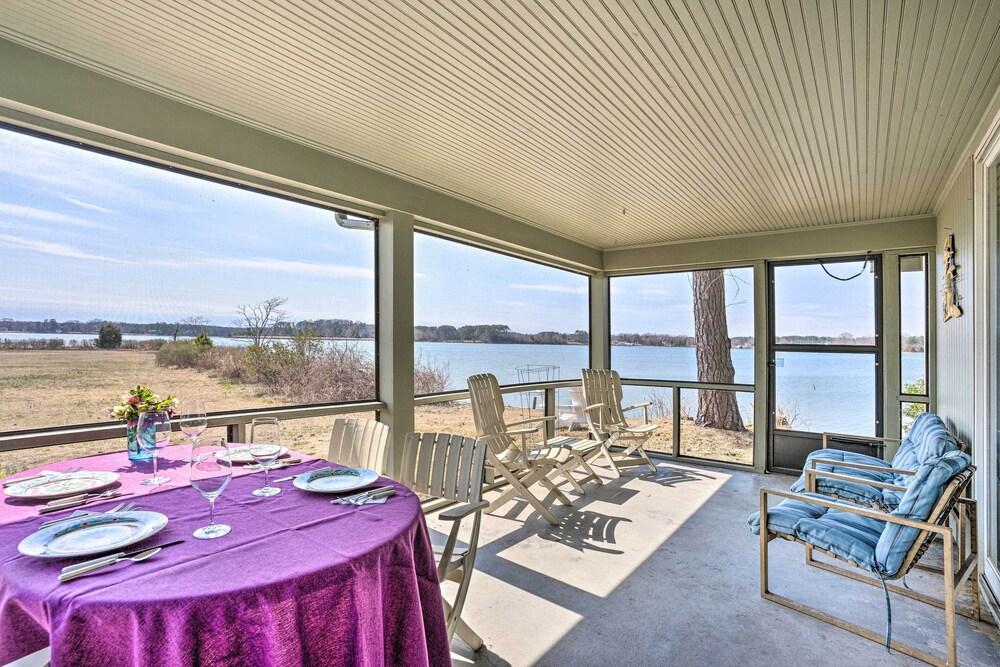 Tranquil Waterfront Cottage With Private Beach!