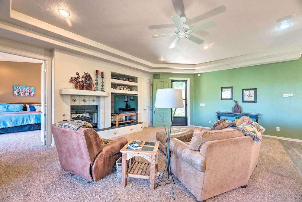 'doc's Retreat' in Ruidoso Downs w/ Mtn Views