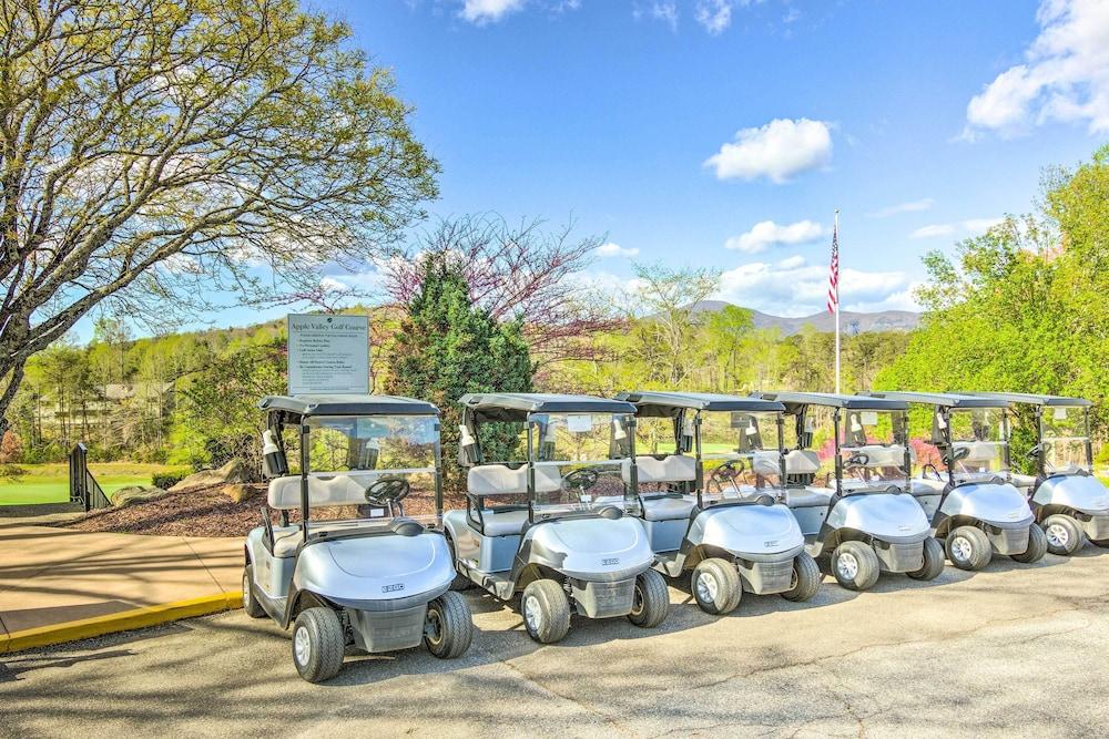 Private Balcony & Pool Access: Lake Lure Studio!