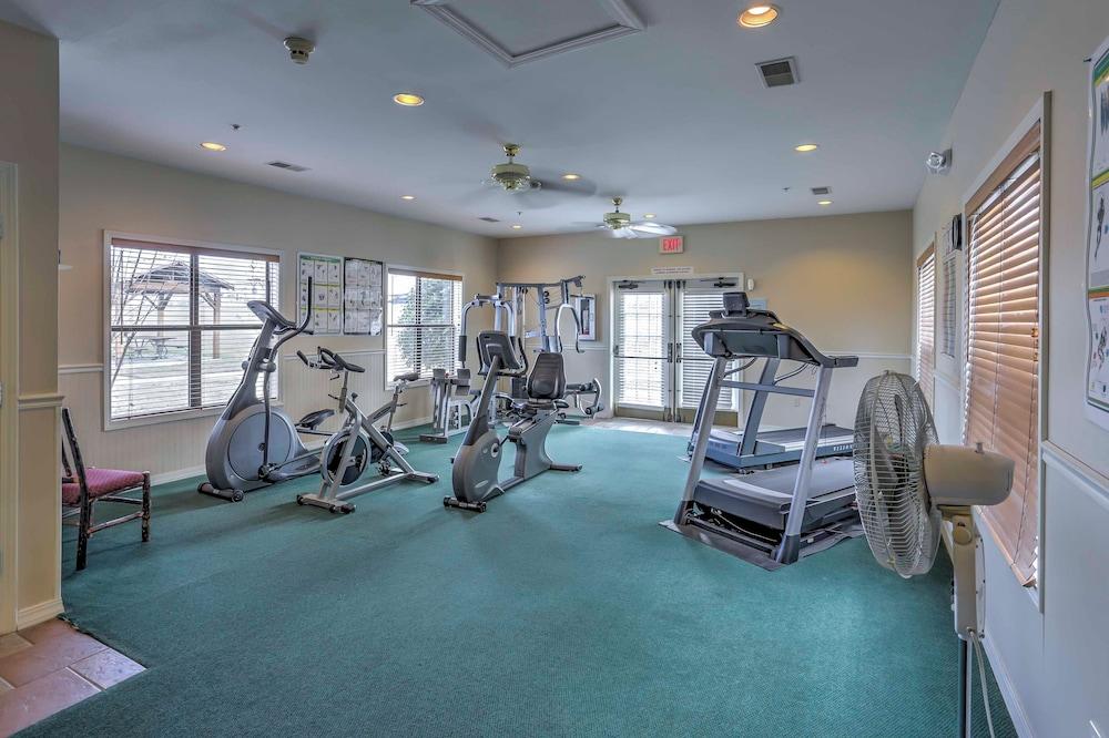 Family Resort Condo w/ Perks in Branson!