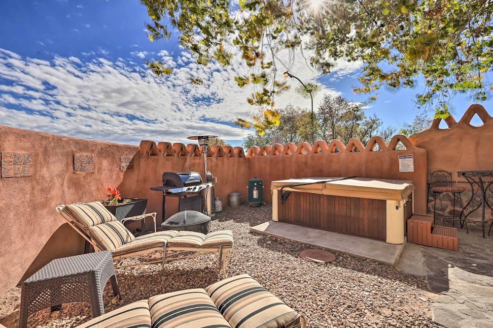 Quirky Santa Cruz Studio w/ Shared Courtyard!