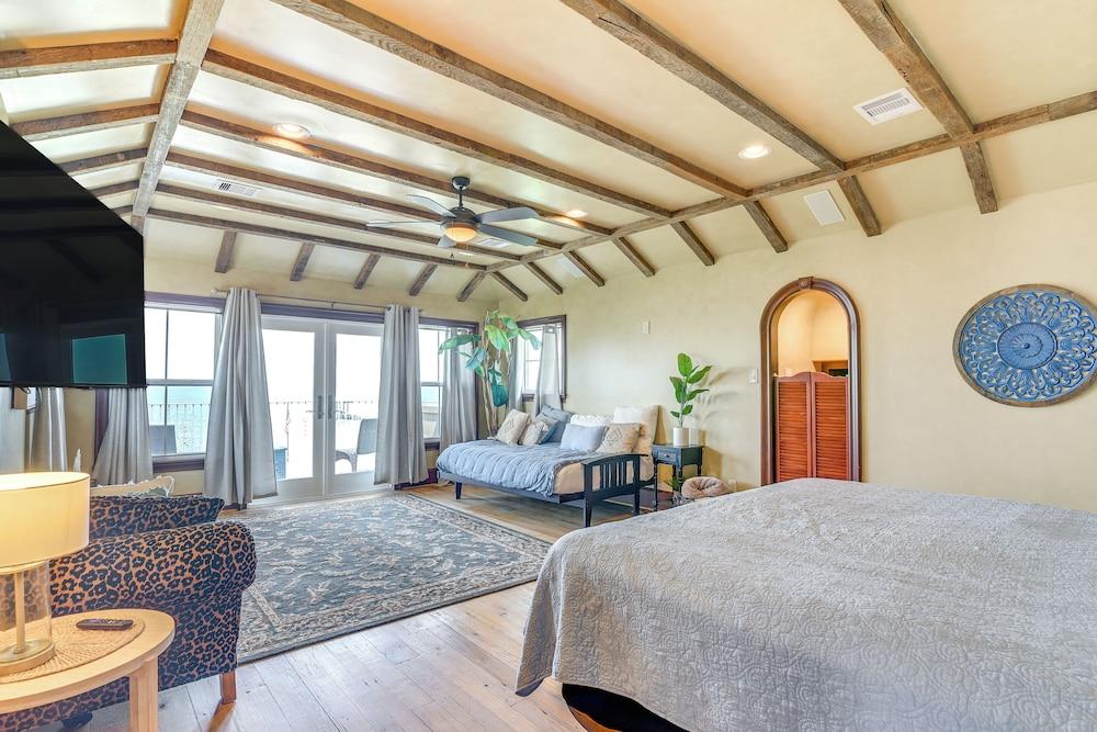 Private Dock + Pier: Luxe Villa on Galveston Bay!