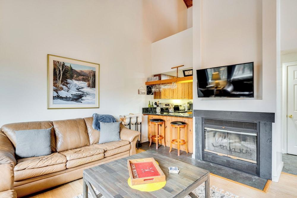 Pet-friendly Loon Mountain Condo w/ Deck + Grill!