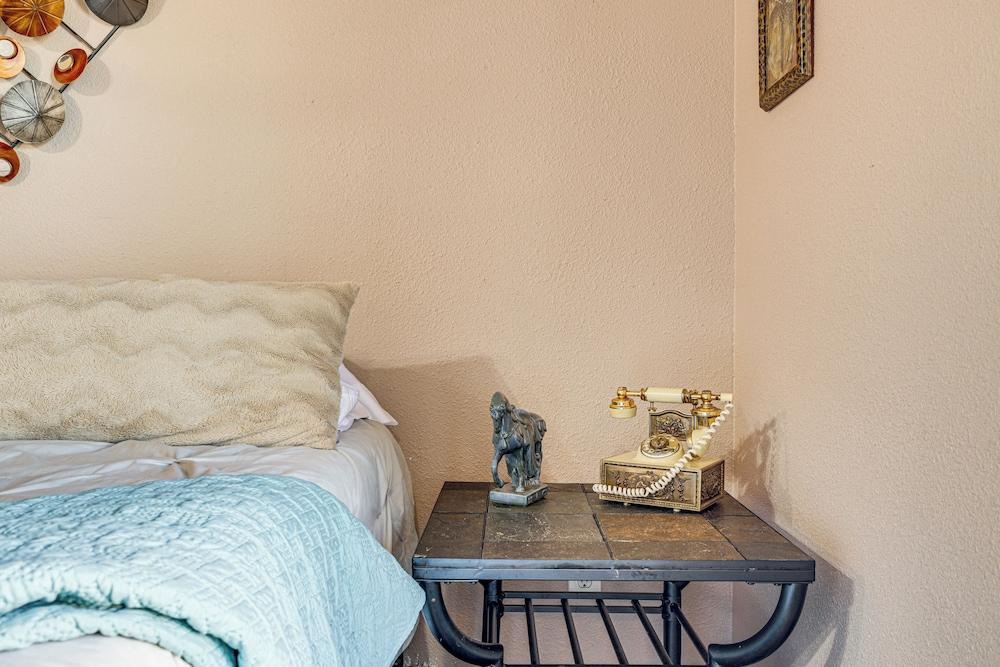 Granbury Studio - 10 Mins From Town + The Lake!