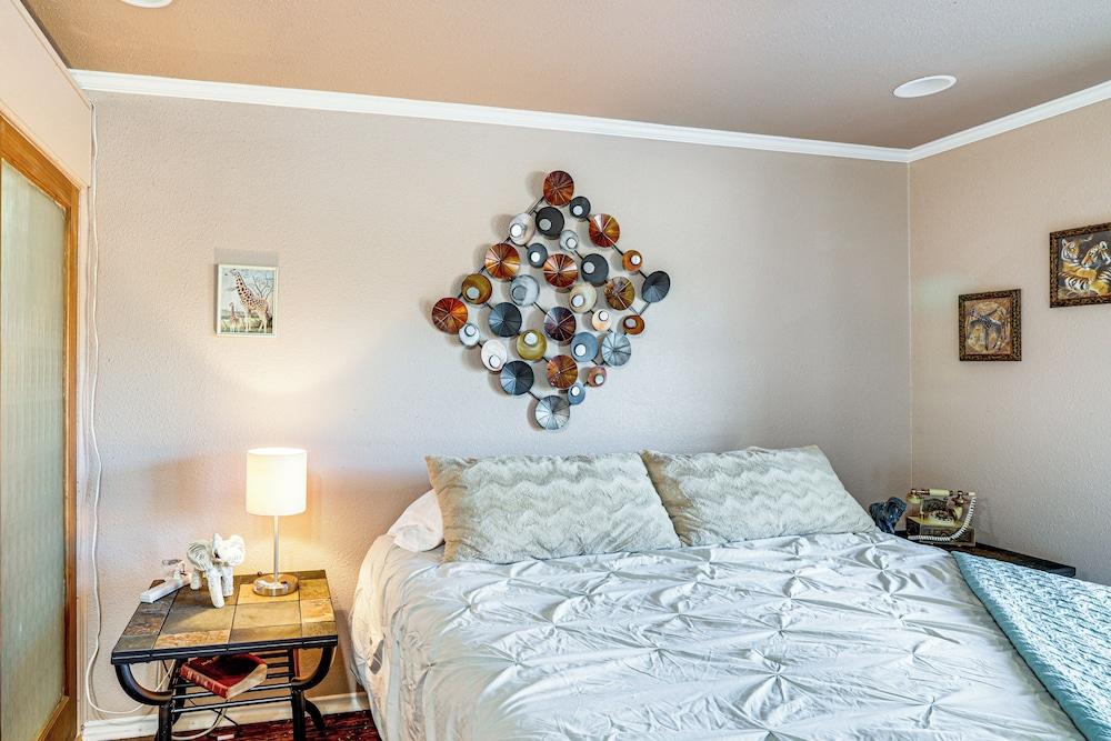 Granbury Studio - 10 Mins From Town + The Lake!