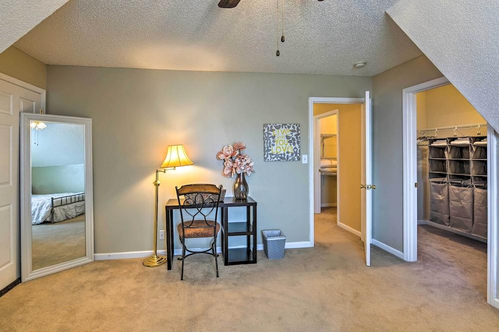 Pet-friendly Clarksville Home w/ Backyard!