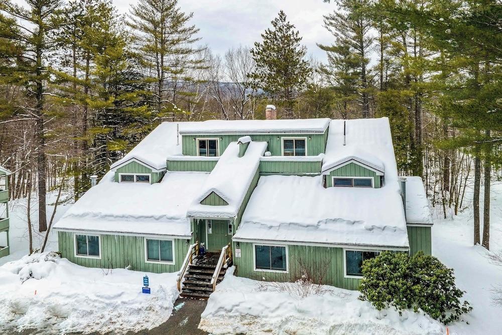 Bartlett Condo ~ 1 Mi to Attitash Resort!