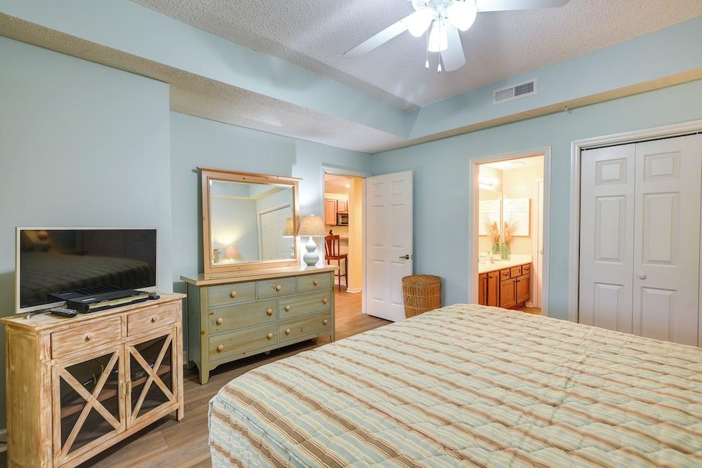 Golf Course Home w/ Balcony in North Myrtle Beach!