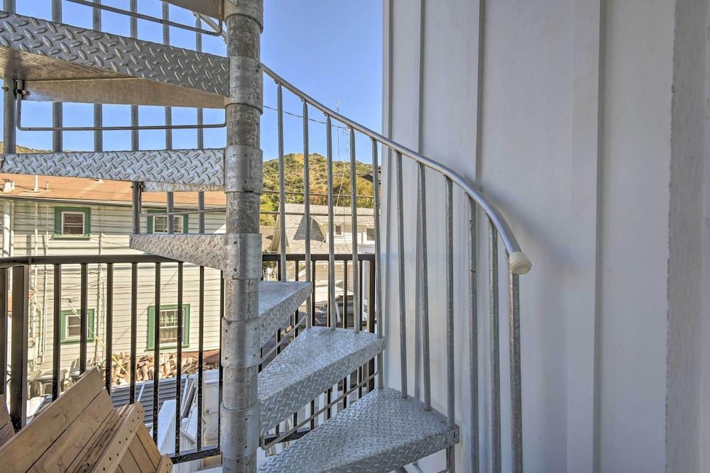 Catalina Island Gem w/ Rooftop Deck + Views!