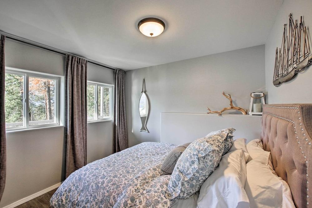 Lake Pend Oreille Home w/ Dock & Paddle Boards