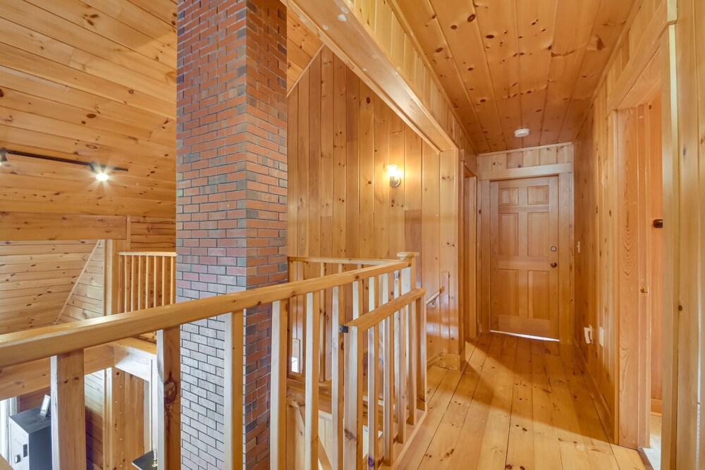 Dog-friendly West Gardiner Cabin, 12 Mi to Augusta