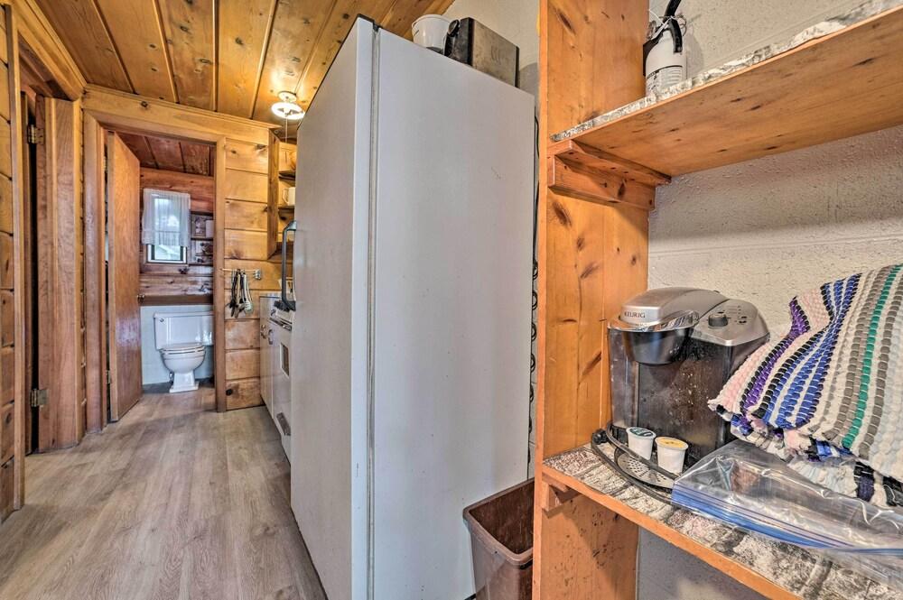 Ideally Located Cabin w/ Direct Lake Access!