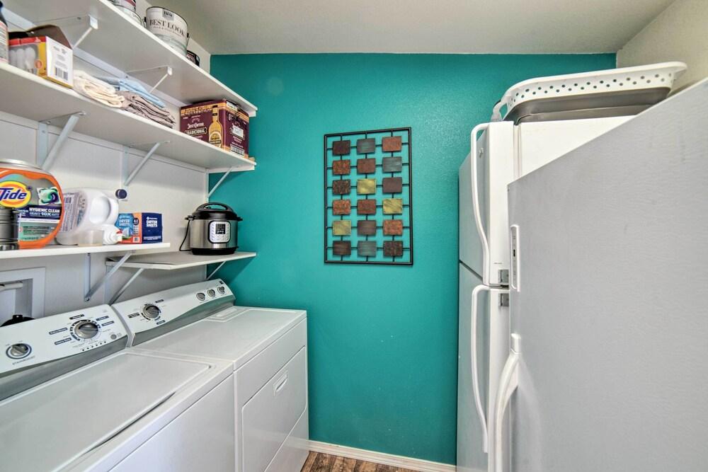 'hilltop Hideout' w/ Peaceful Mountain Views