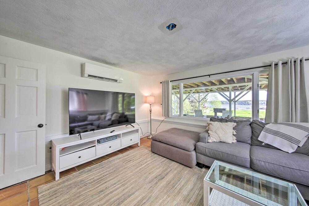 Owls Head Getaway: Private Decks w/ Ocean View!