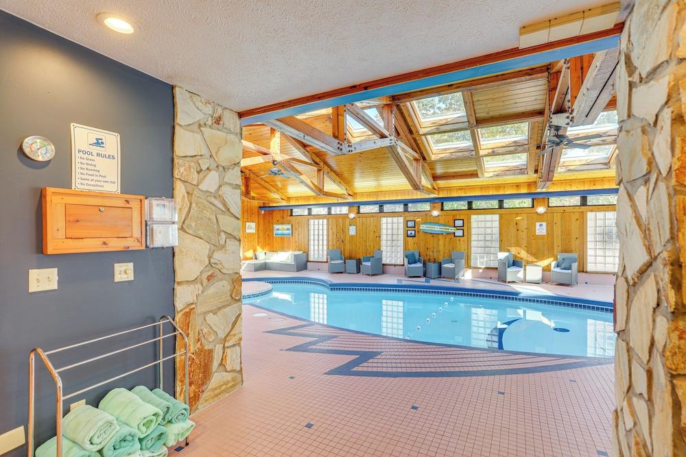 Vermilion River Home w/ Hot Tub & Private Dock!