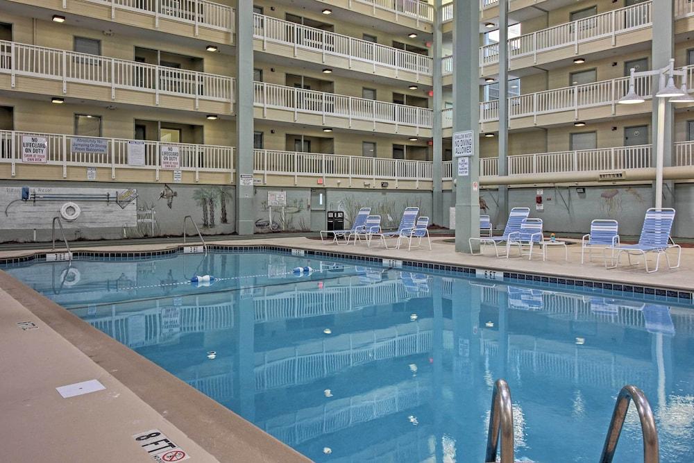 Ocean Views & 3 Pools: Hilton Head Resort Condo