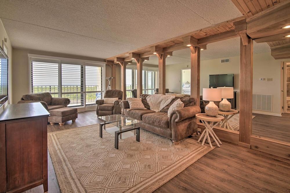 Welcoming Brigantine Condo w/ Ocean Views!