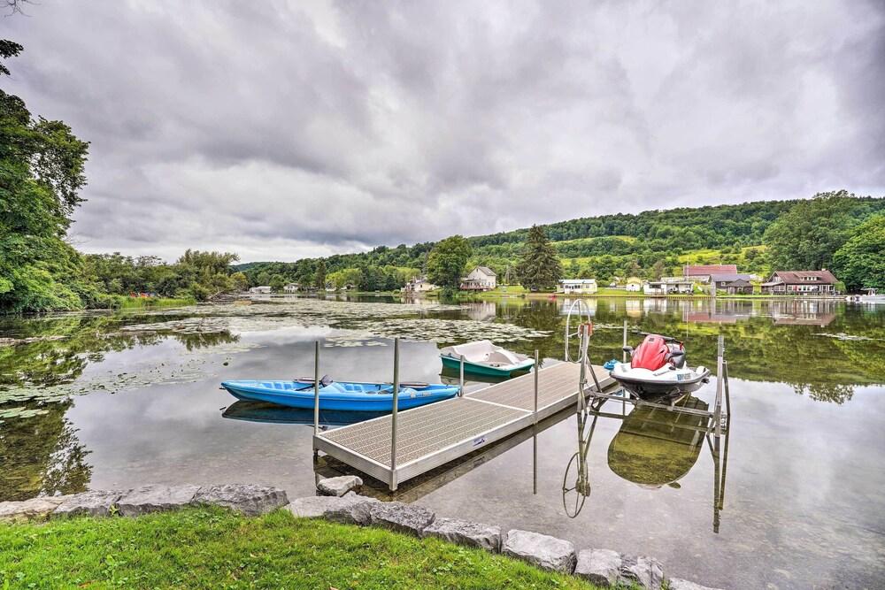 Lakefront Homer Abode w/ Patio & Backyard!