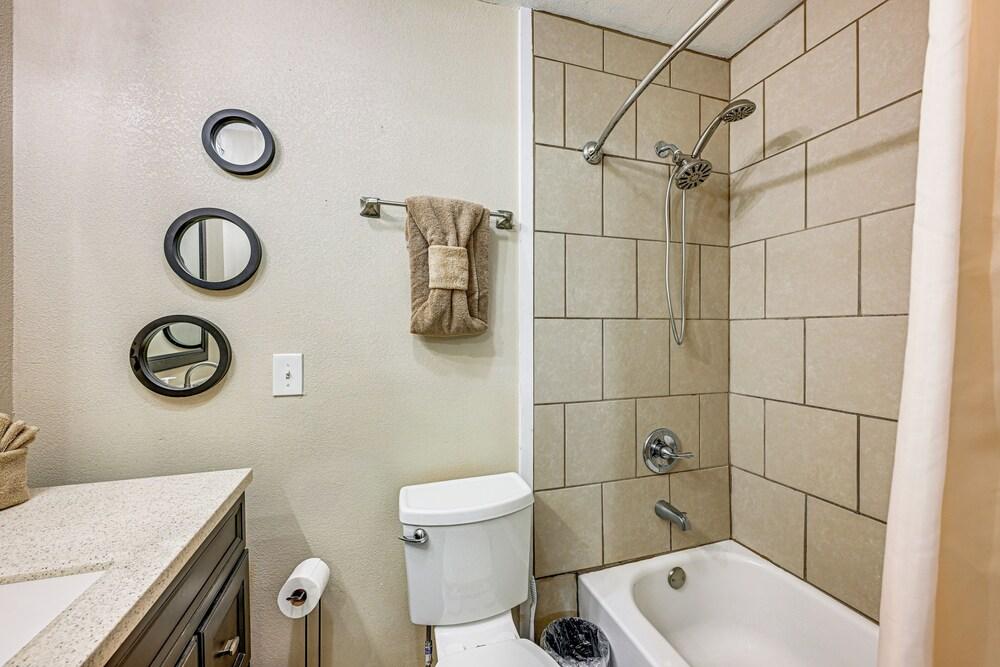 ~ 1 Mi to Dollywood: Family Home w/ Pool & Hot Tub