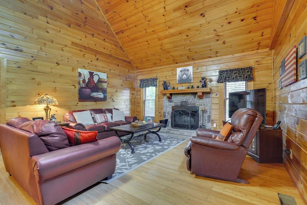 Inviting Sevierville Cabin w/ Deck & Hot Tub!