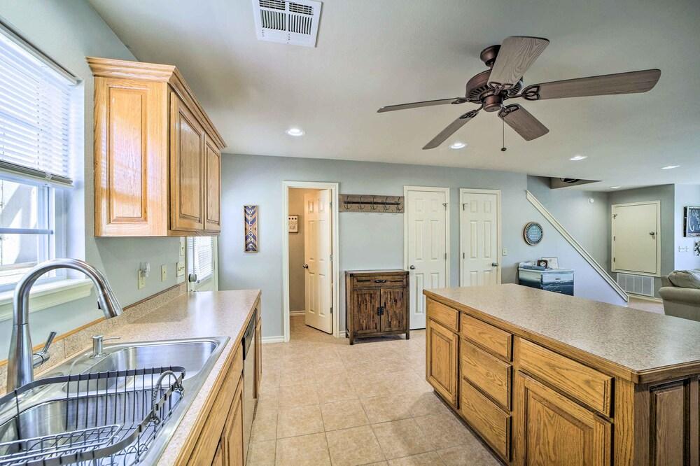 Modern Eucha Retreat w/ Deck & Lake Access!