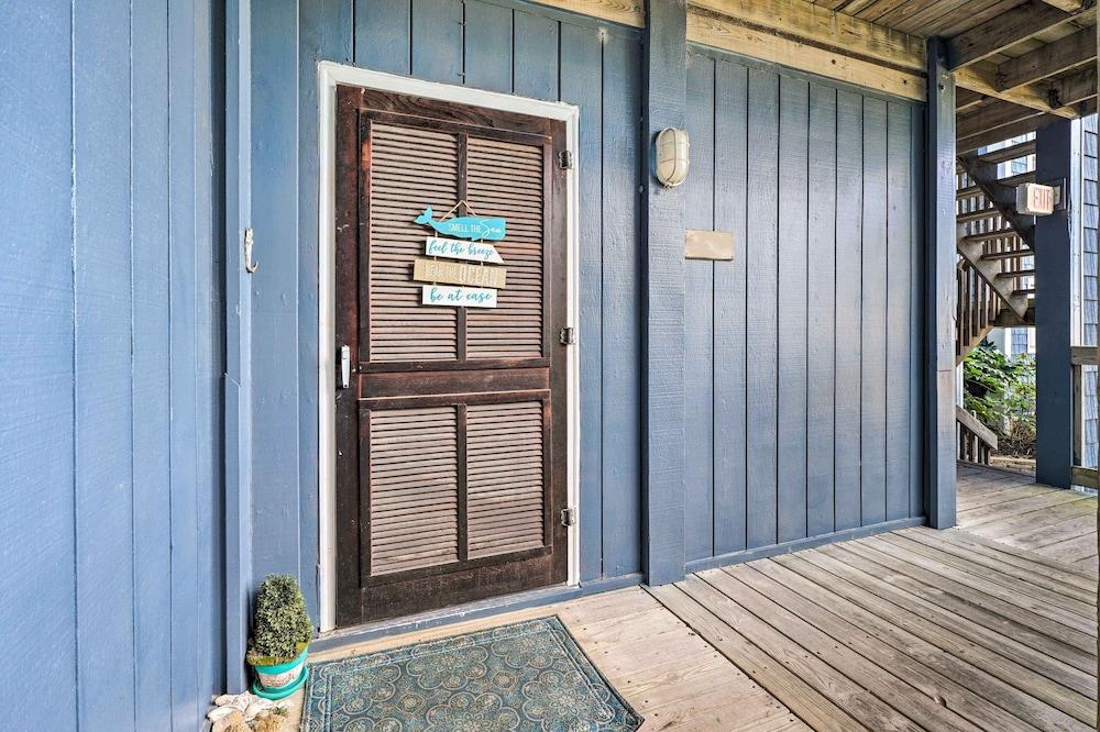 North Topsail Oceanfront Condo w/ Balcony!