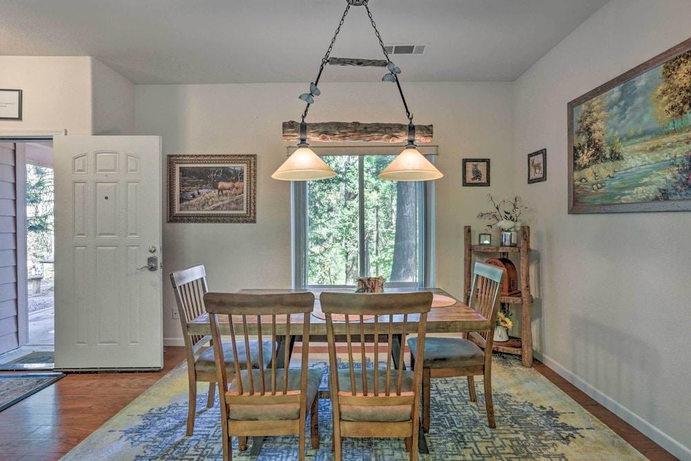 Peaceful + Private Mariposa Cabin on 2 Acres!