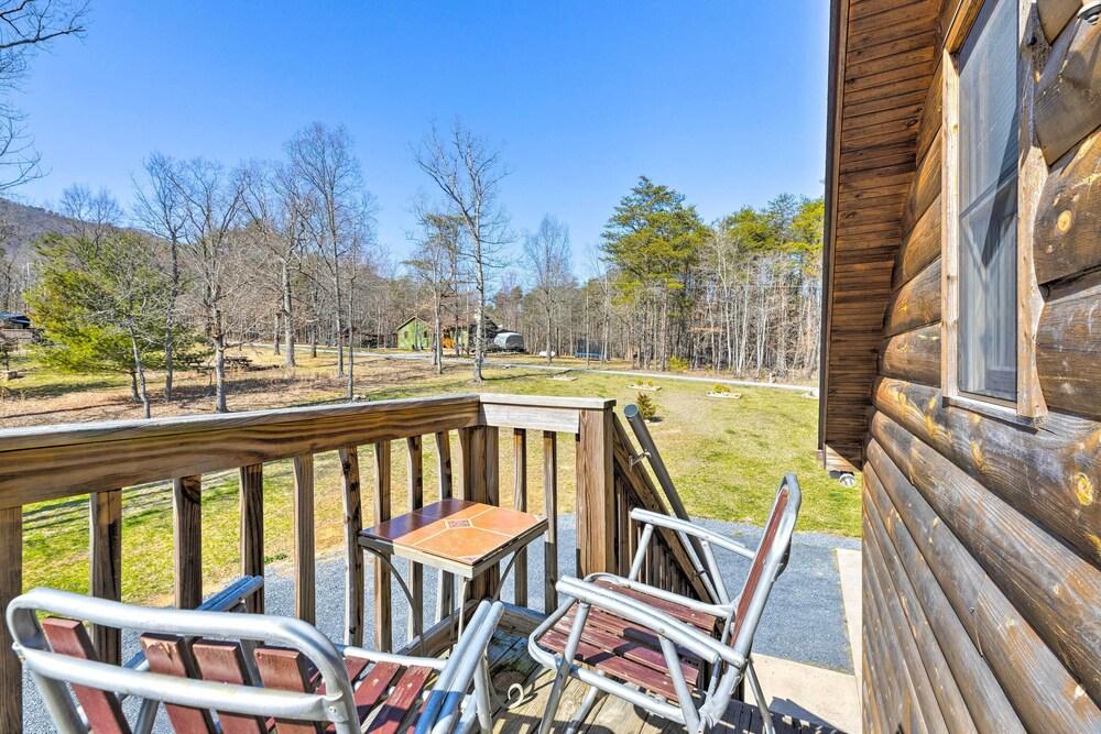 Pet-friendly Guest House w/ Fire Pit & Forest View