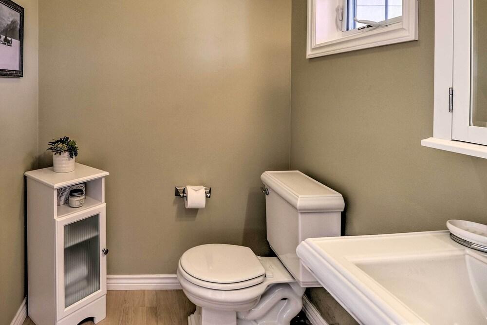 Glacier Park Getaway Surrounded by Mountain Lakes!