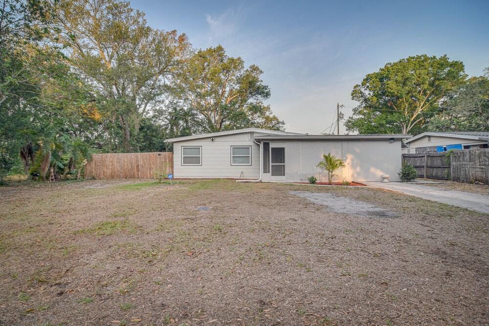 Largo Vacation Rental w/ Yard ~ 8 Mi to Beach