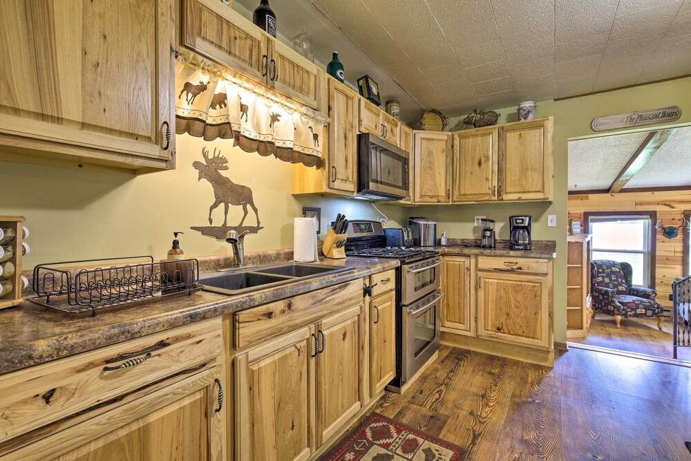 Lovely Lakefront Cottage w/ Fire Pit & Yard!