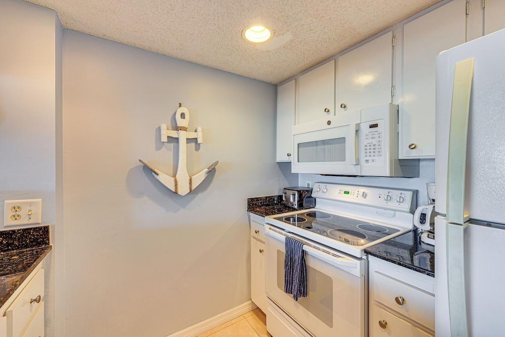 Waterfront Condo w/ Pool Access in Punta Gorda!