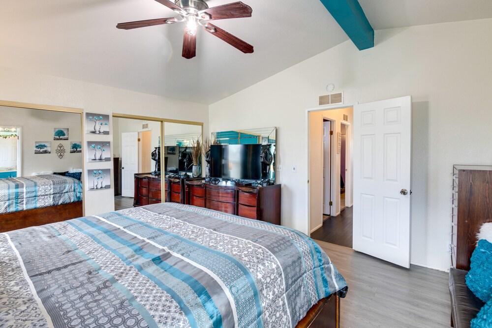 Red Bluff Home w/ Laptop-friendly Workspace!