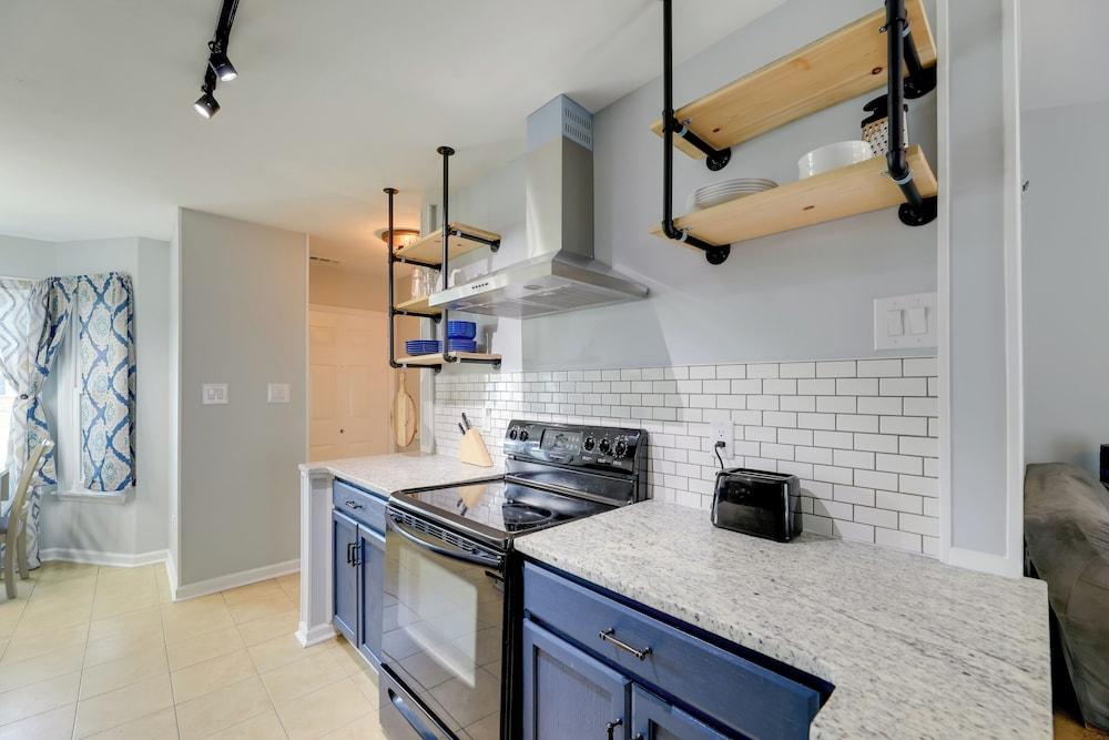 Charming Jacksonville Abode w/ Patio!