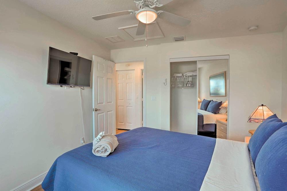 Jensen Beach Gem: Views & Community Amenities