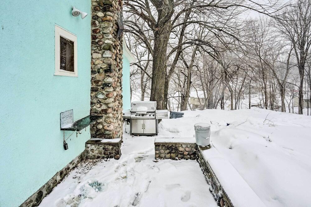 Charming Waterfront Cottage w/ Private Dock!