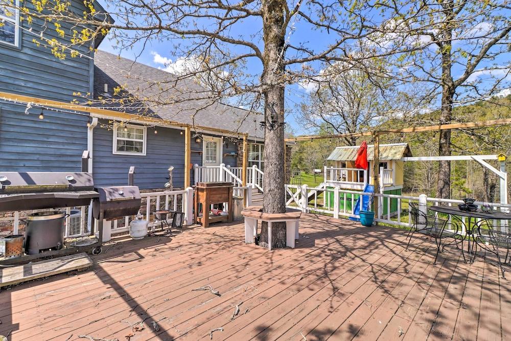 Mountain View Haven: Fire Pit + Large Deck!