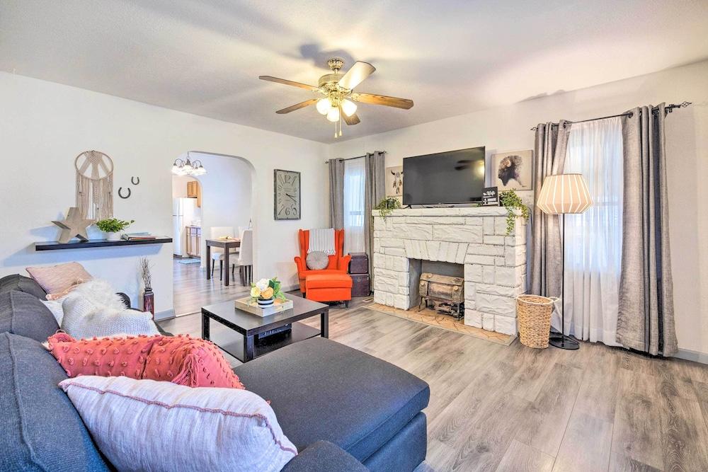 Walkable Garden City House w/ Fire Pit!