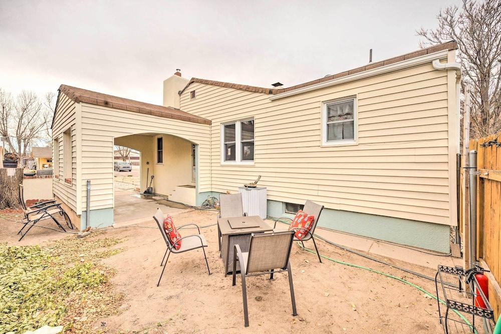Walkable Garden City House w/ Fire Pit!