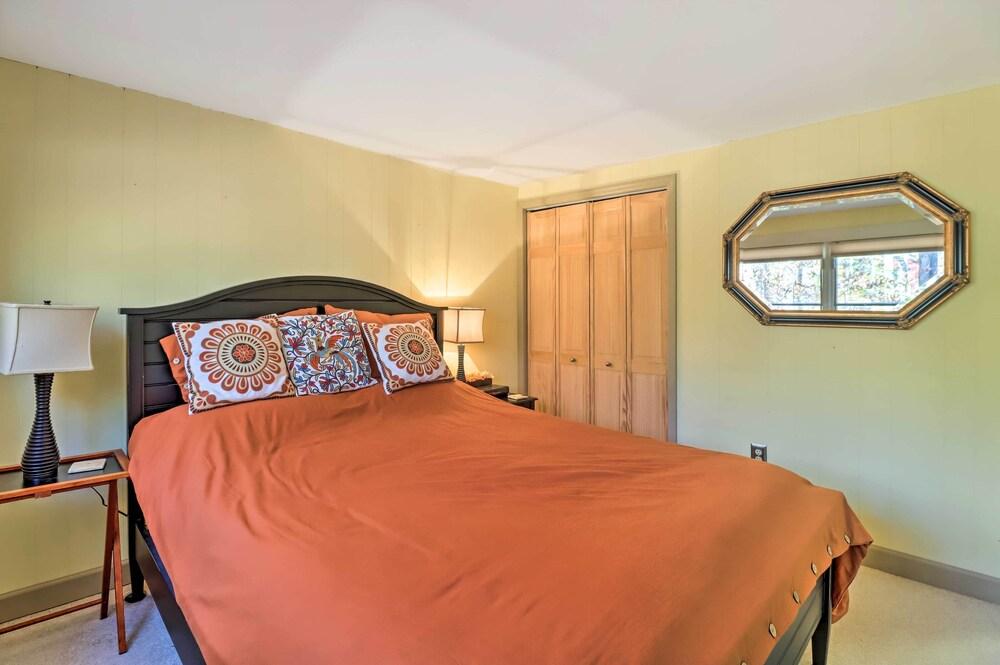 Pocono Pines Getaway w/ Gas Grill, Fire Pit!