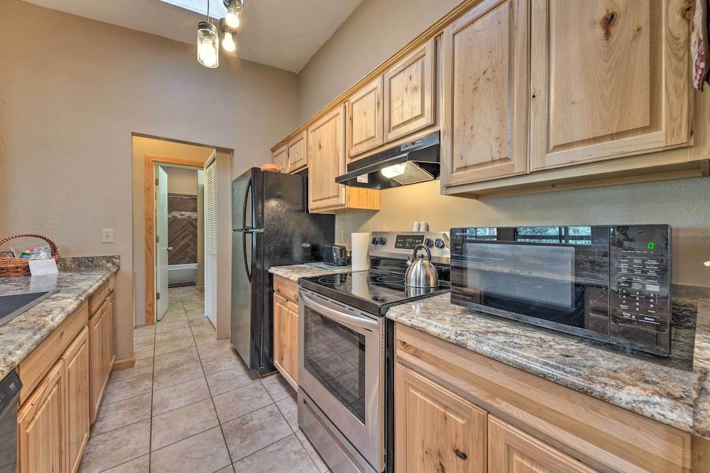 All-season Alto Getaway w/ Fire Pit & Deck!