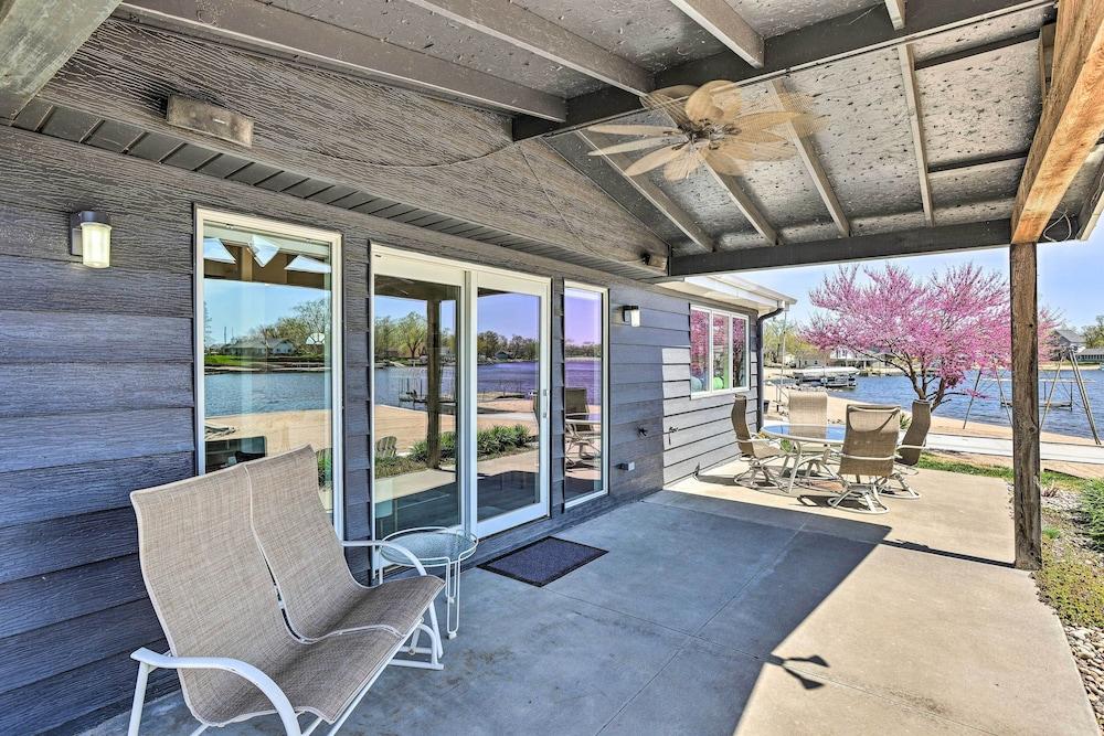Lakefront Bellevue Home: Private Beach & Fire Pit!